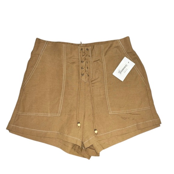 KIVARI Rae Linen Shorts Khaki in Large - Picture 4 of 9